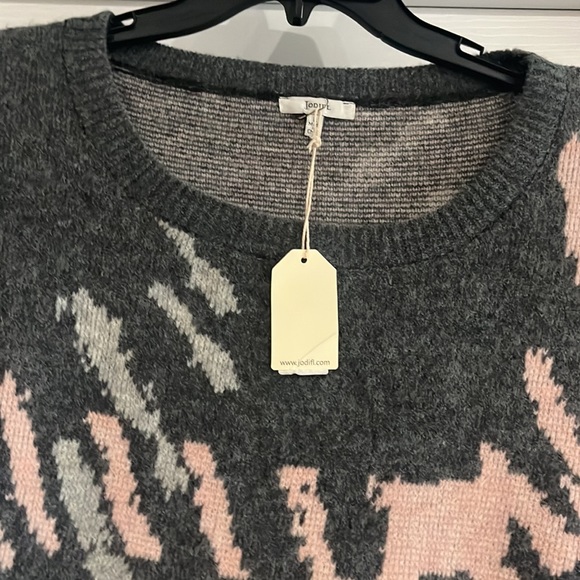 Jodifl sweater. Size large. - Picture 2 of 5